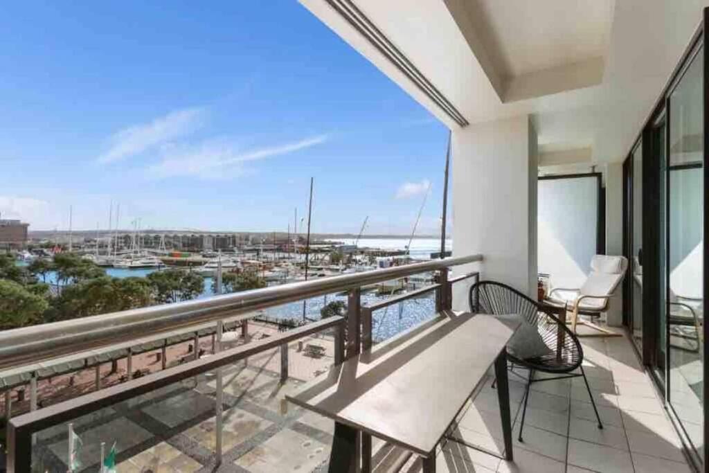 오클랜드 Luxury Waterfront Nest Above Viaduct Harbour 아파트 외부 사진