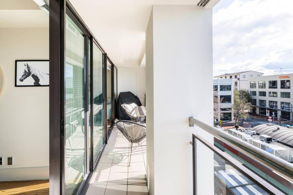 오클랜드 Luxury Waterfront Nest Above Viaduct Harbour 아파트 외부 사진