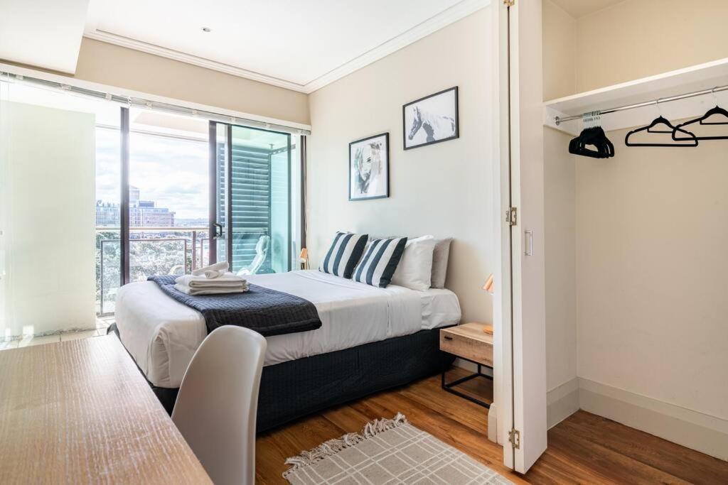 오클랜드 Luxury Waterfront Nest Above Viaduct Harbour 아파트 외부 사진